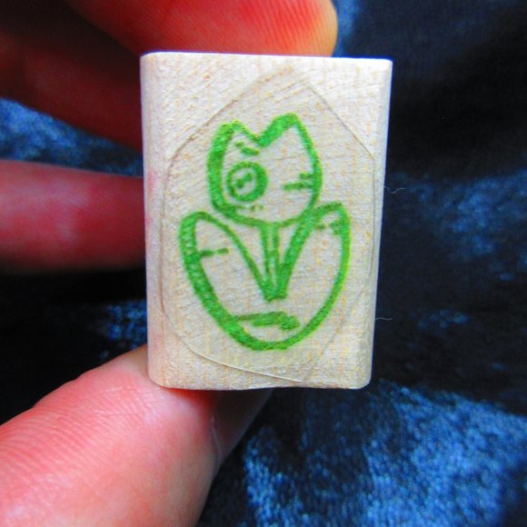 Tulip Flower Rubber Wood Mounted Stamp 1" X .75" - Picture 1 of 3